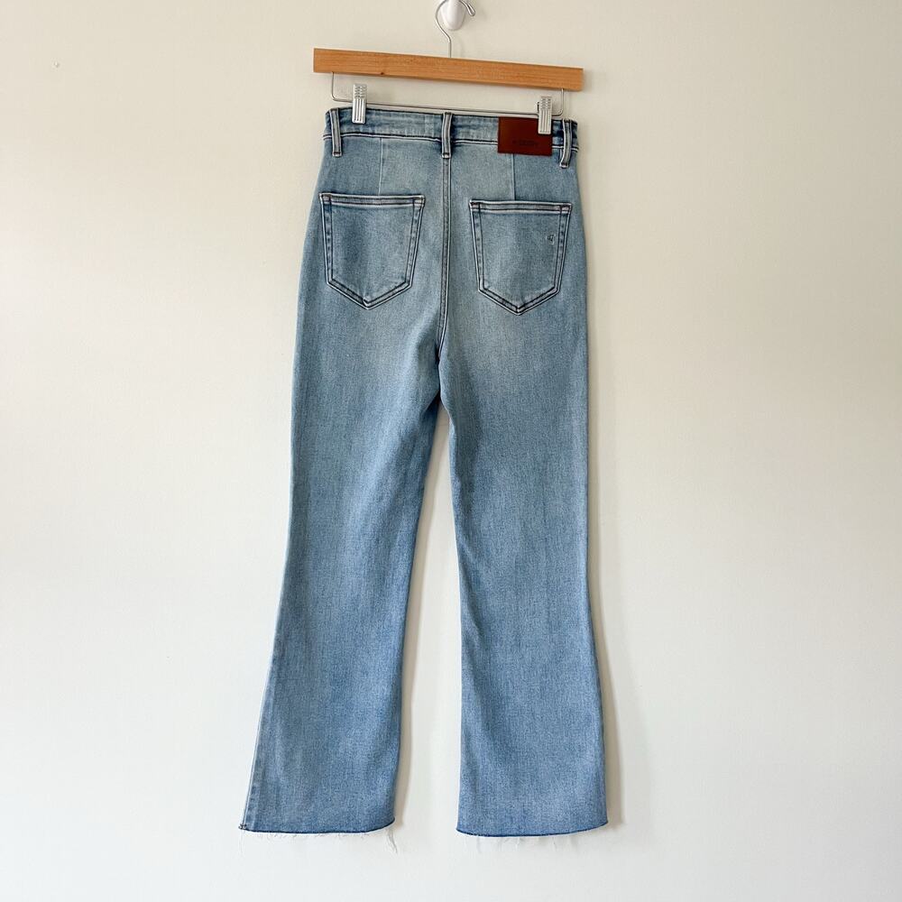 Hidden Los Angeles Happi Crop Light Wash Crop Flare Denim Jeans, Size 26 - Picture 3 of 12